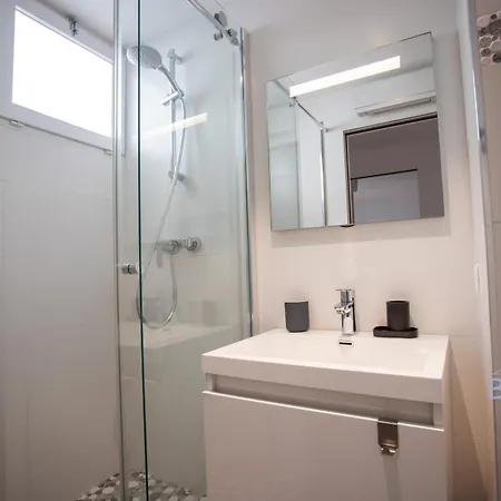 Duplex Contemporain En Bord De Ac Parking * Cannes