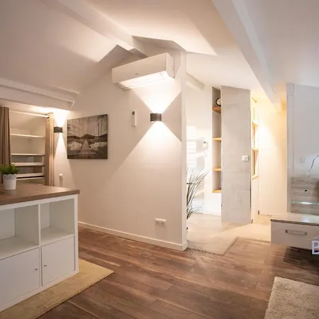 Duplex Contemporain En Bord De Ac Parking Cannes