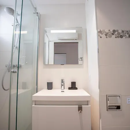 Duplex Contemporain En Bord De Ac Parking Apartman