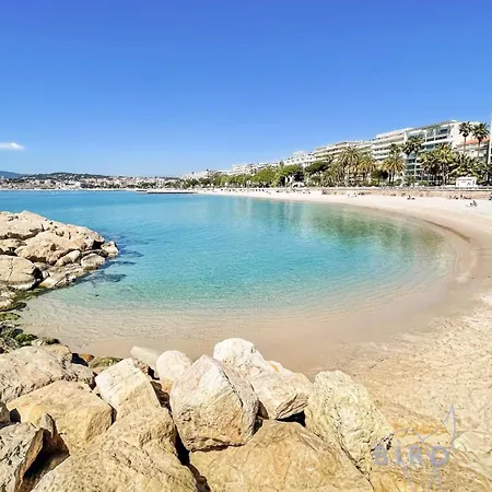 Apartman Duplex Contemporain En Bord De Ac Parking Cannes